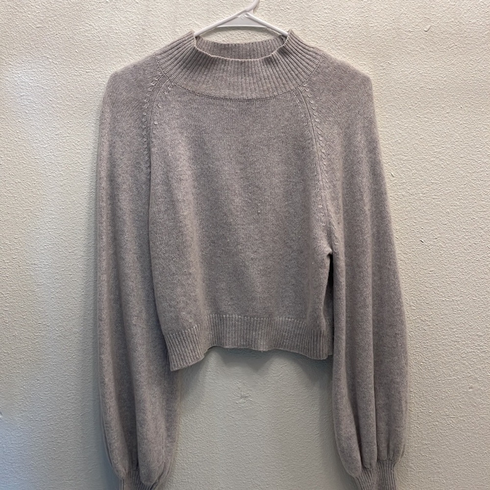 BCBG SWEATER